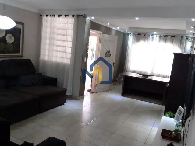 Casa, 3 quartos, 200 m² - Foto 2