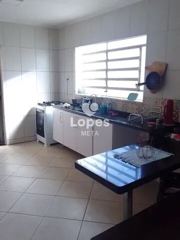 Casa à venda com 3 quartos, 200m² - Foto 3