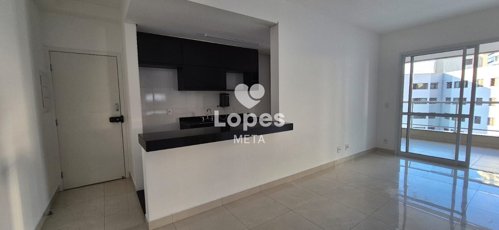 Apartamento à venda com 2 quartos, 78m² - Foto 3