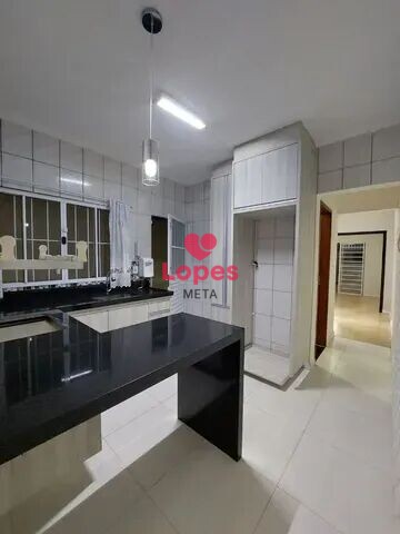 Casa à venda com 2 quartos, 75m² - Foto 2