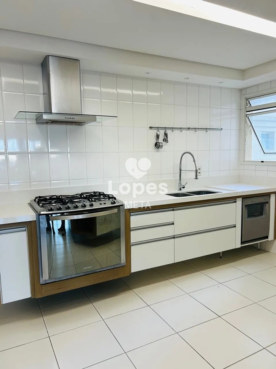 Apartamento à venda com 3 quartos, 194m² - Foto 7