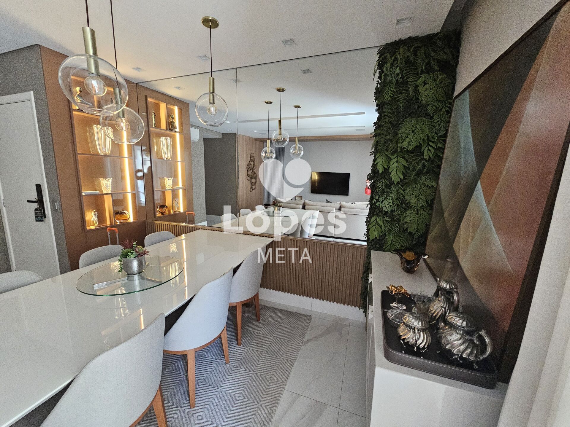 Apartamento à venda com 2 quartos, 105m² - Foto 1