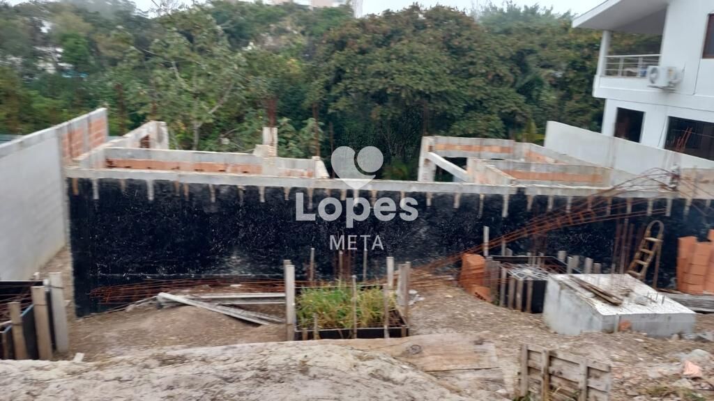 Casa à venda com 3 quartos, 180m² - Foto 9