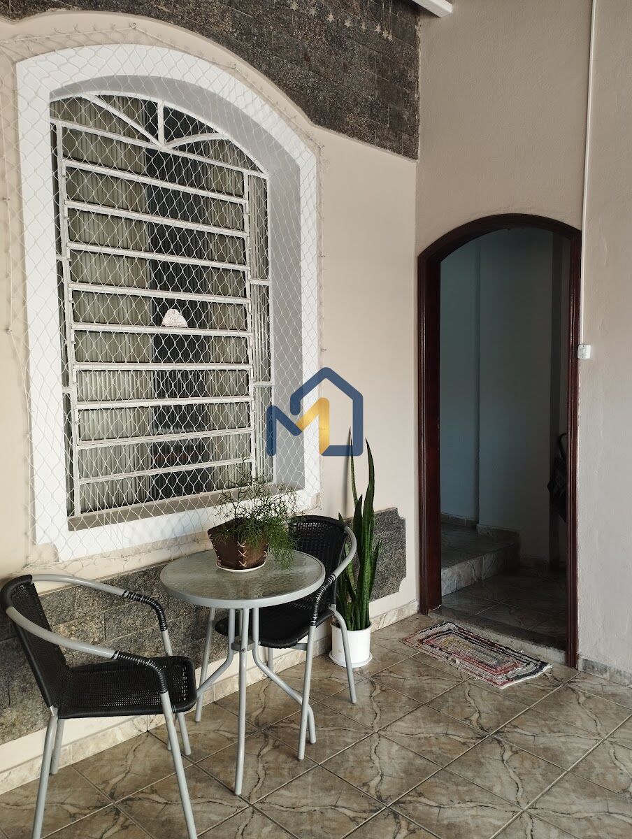 Casa, 4 quartos, 329 m² - Foto 2