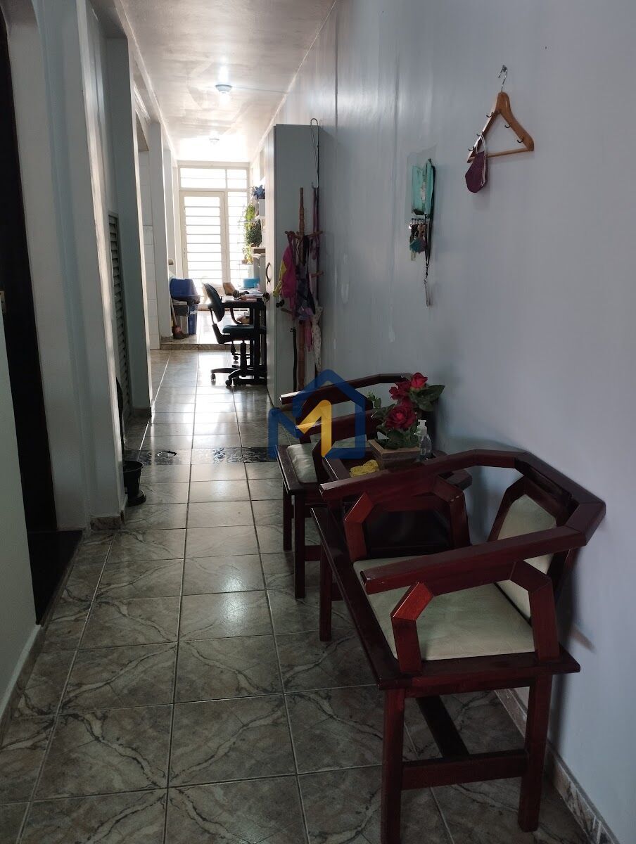 Casa, 4 quartos, 329 m² - Foto 3
