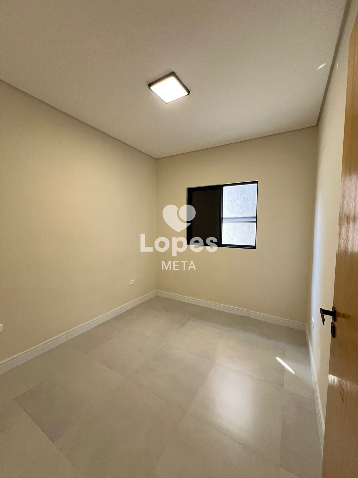 Casa à venda com 3 quartos, 80m² - Foto 2