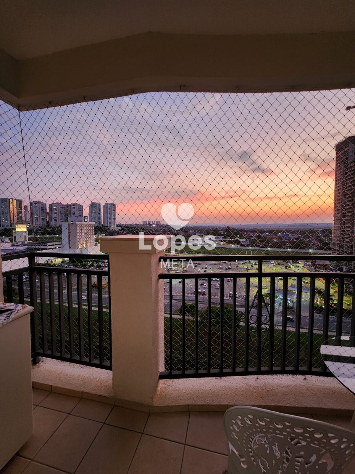 Apartamento à venda com 3 quartos, 90m² - Foto 2