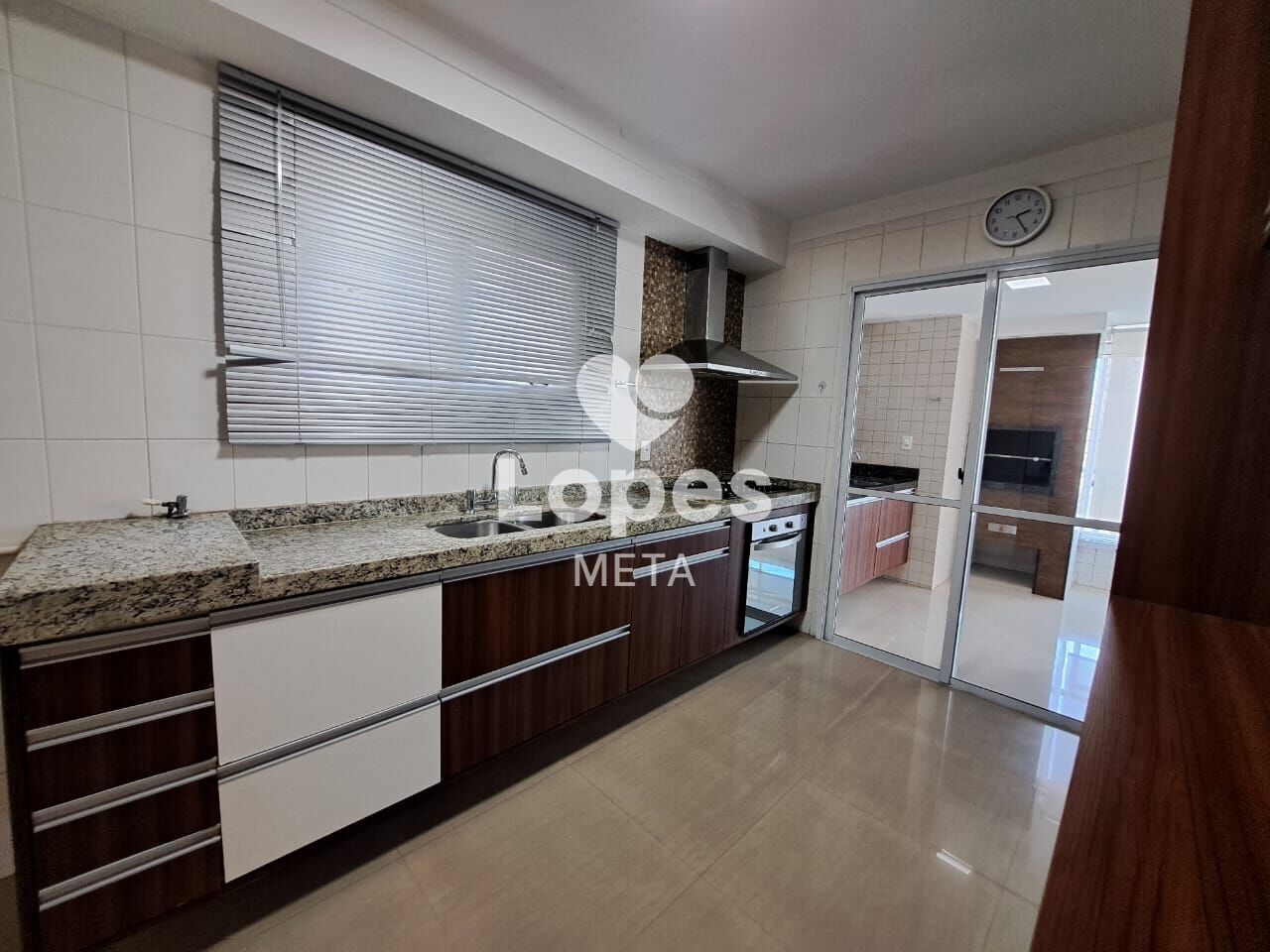 Prédio Inteiro para alugar com 3 quartos, 182m² - Foto 1