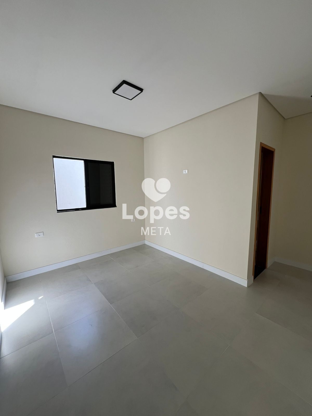 Casa à venda com 3 quartos, 80m² - Foto 2