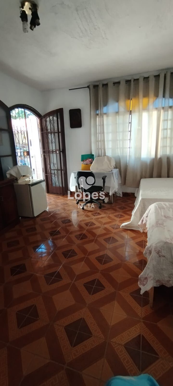 Chácara, 4 quartos, 1200 m² - Foto 1