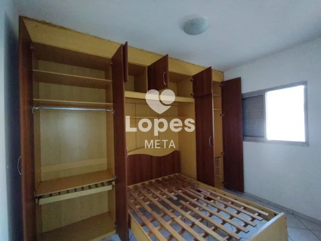 Apartamento à venda com 2 quartos, 70m² - Foto 4