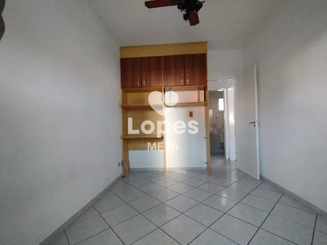 Apartamento à venda com 2 quartos, 70m² - Foto 3