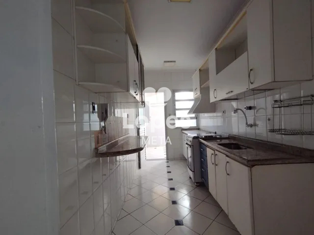 Apartamento à venda com 2 quartos, 70m² - Foto 2