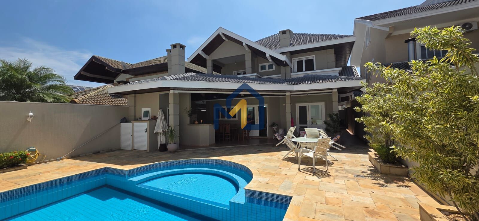 Casa, 5 quartos, 327 m² - Foto 1