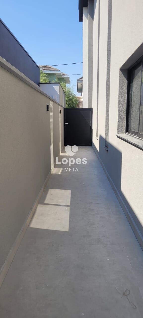 Casa à venda com 4 quartos, 270m² - Foto 10