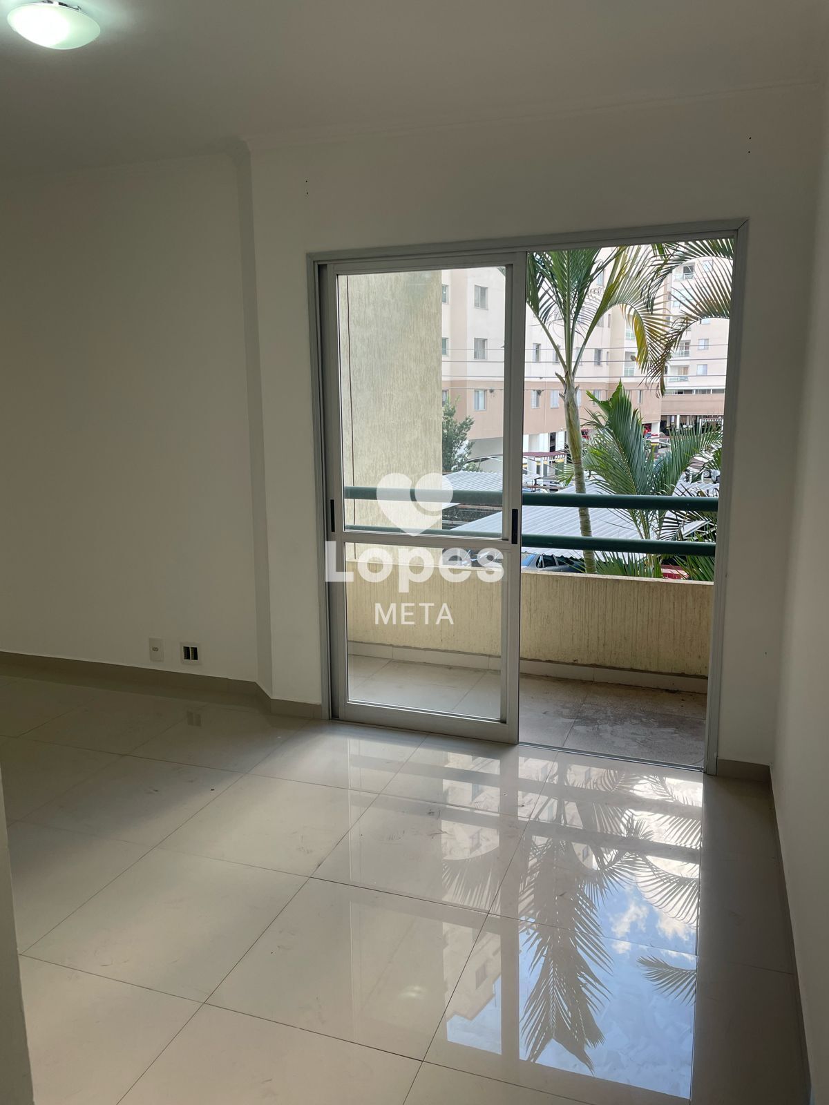 Apartamento à venda com 3 quartos, 90m² - Foto 2