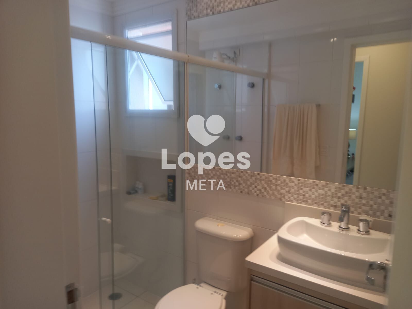 Apartamento para alugar com 2 quartos, 75m² - Foto 17