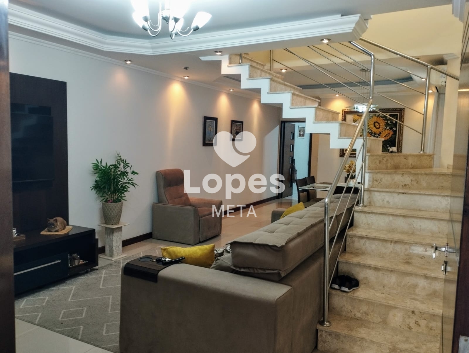 Sobrado à venda com 3 quartos, 196m² - Foto 1