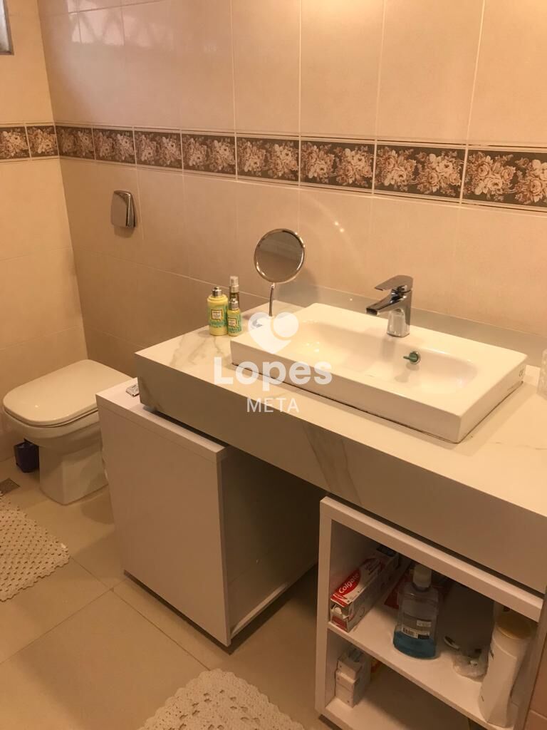 Casa à venda com 3 quartos, 360m² - Foto 17