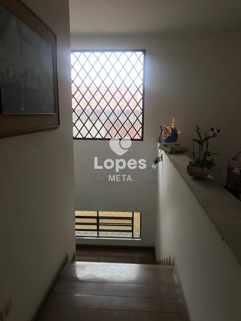 Casa à venda com 3 quartos, 360m² - Foto 19