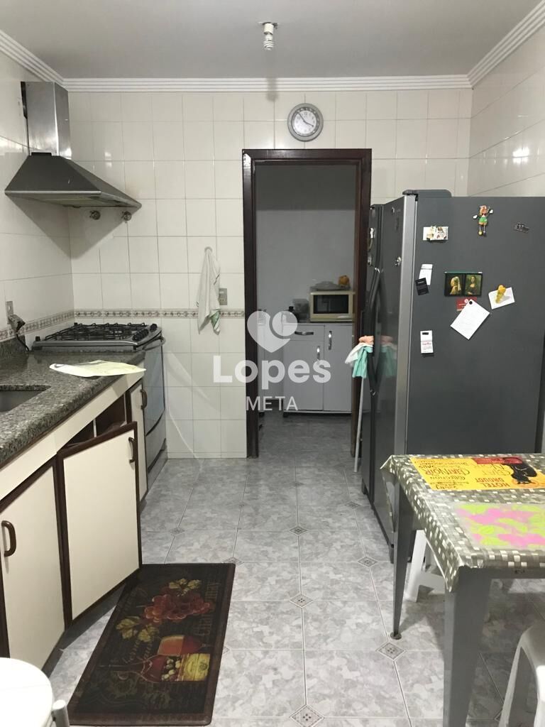 Casa à venda com 3 quartos, 360m² - Foto 4
