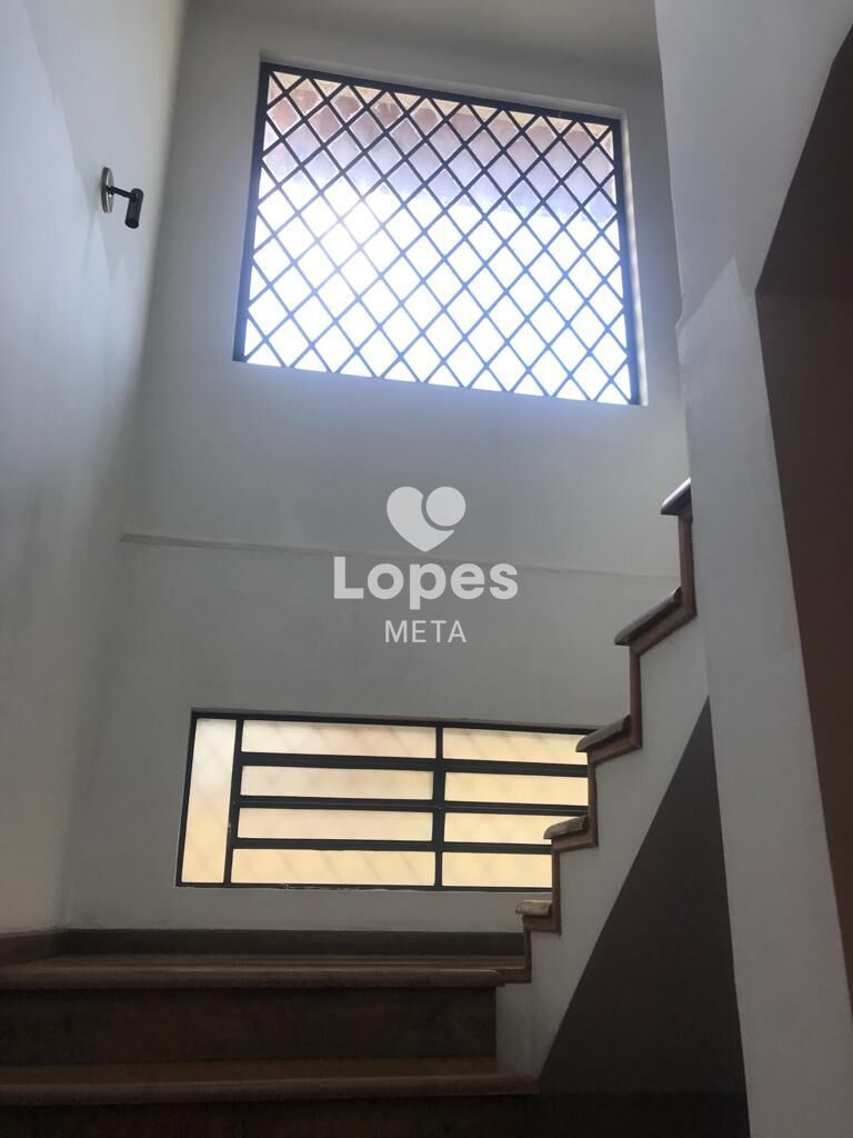 Casa à venda com 3 quartos, 360m² - Foto 10