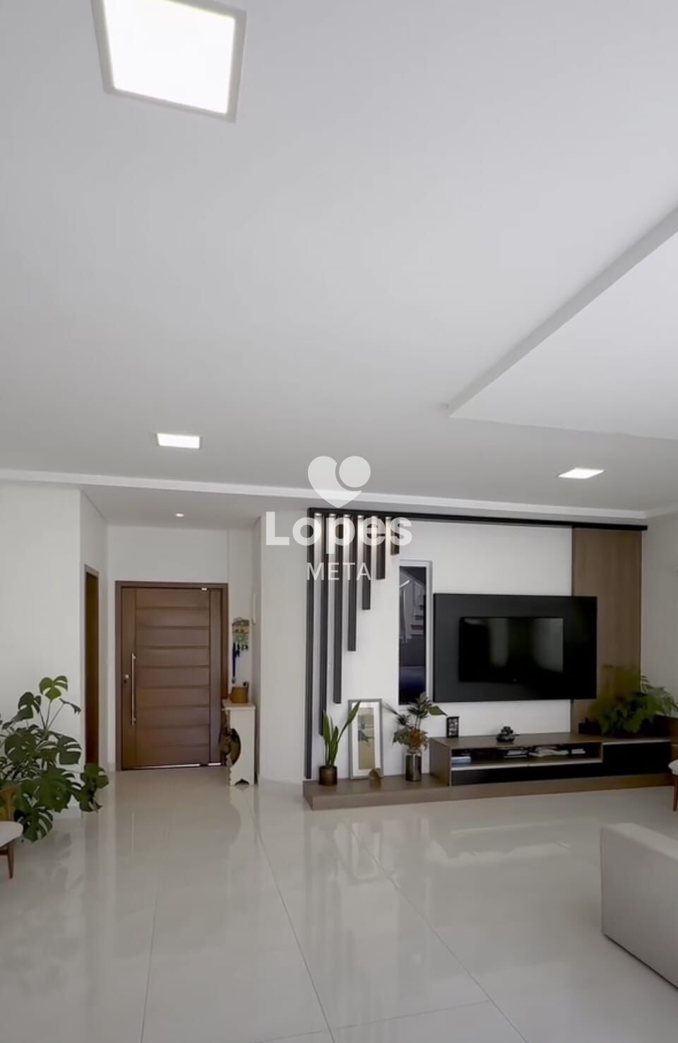 Casa à venda com 4 quartos, 270m² - Foto 1