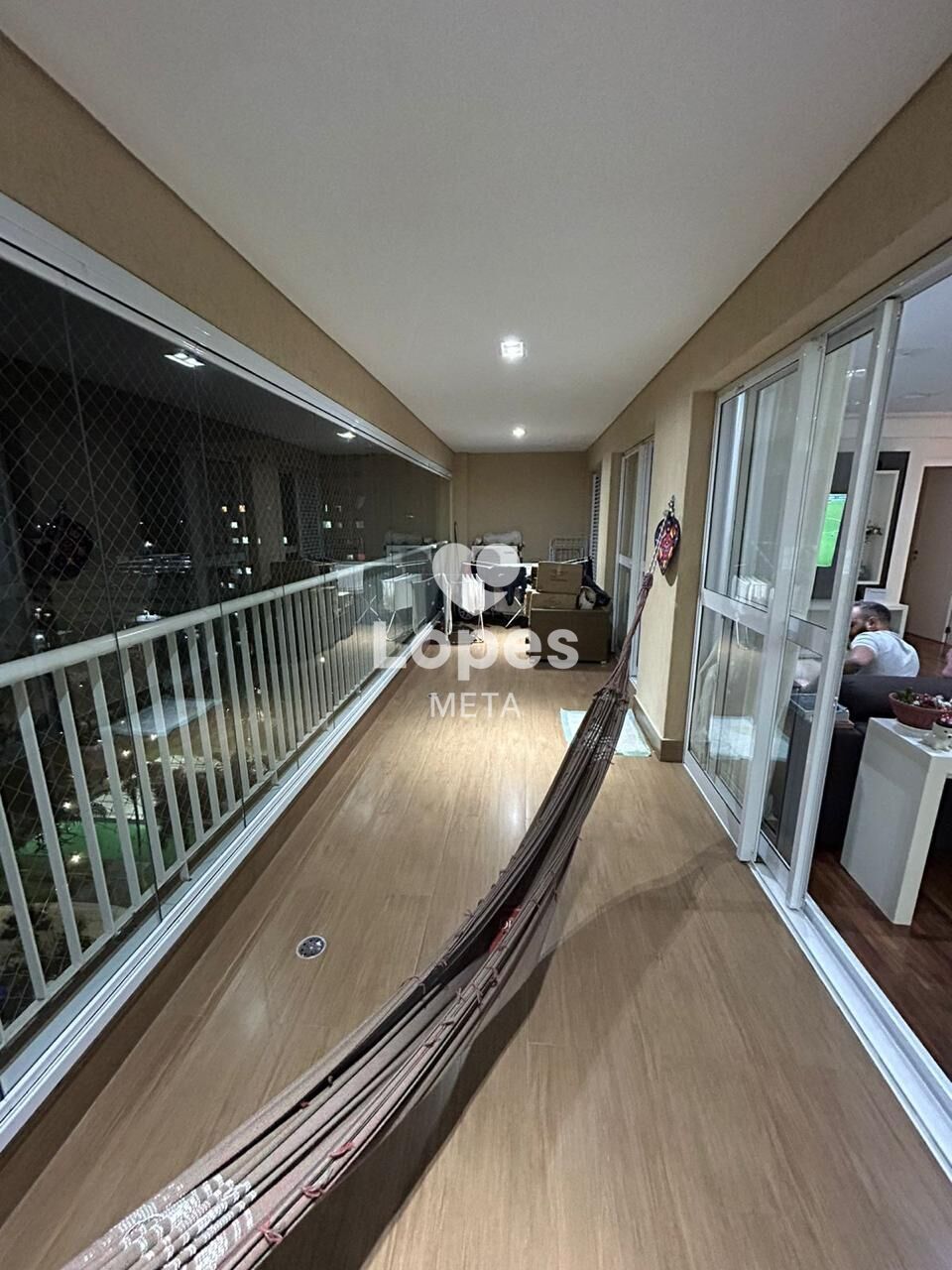 Apartamento para alugar com 3 quartos, 156m² - Foto 2