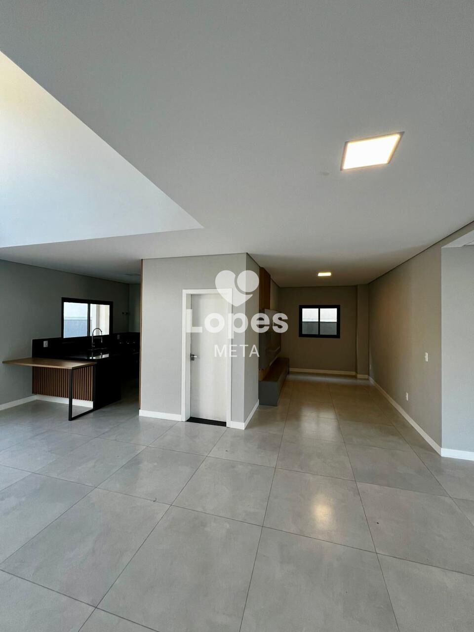 Casa à venda com 3 quartos, 360m² - Foto 4