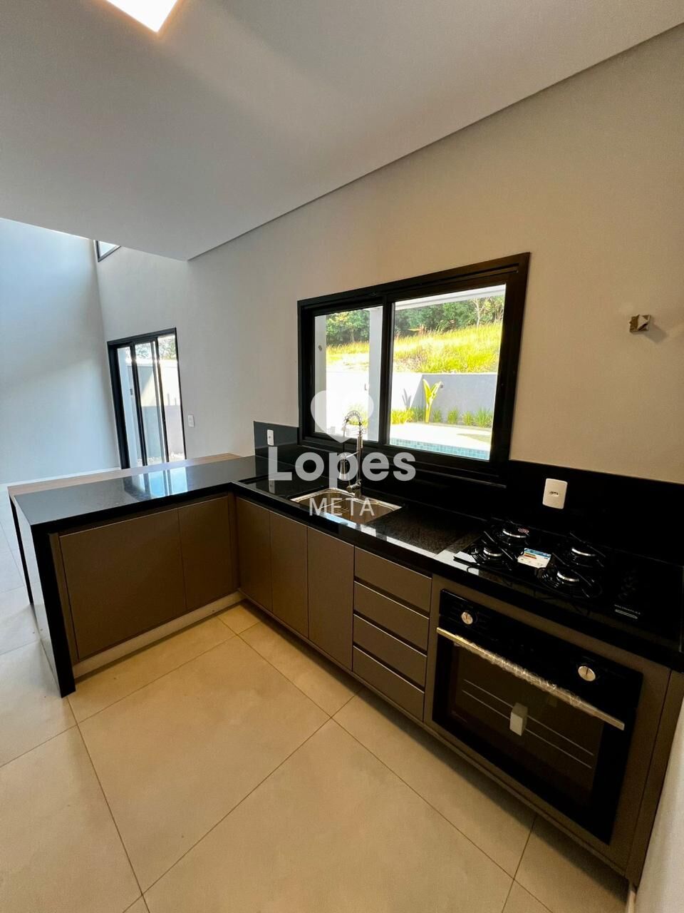 Casa à venda com 3 quartos, 360m² - Foto 8