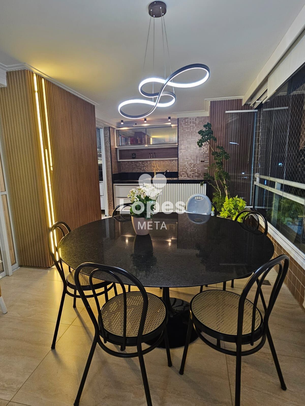 Apartamento à venda com 3 quartos, 182m² - Foto 4
