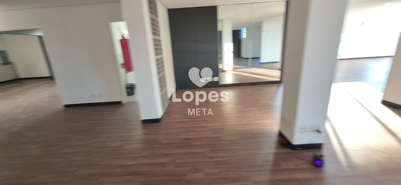 Prédio Inteiro para alugar, 1400m² - Foto 9