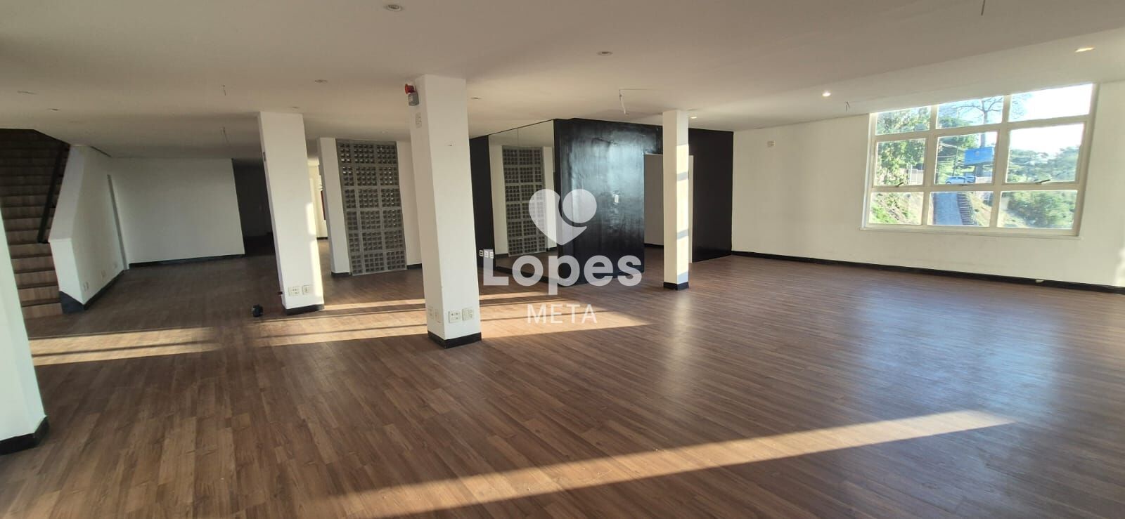 Prédio Inteiro para alugar, 1400m² - Foto 10