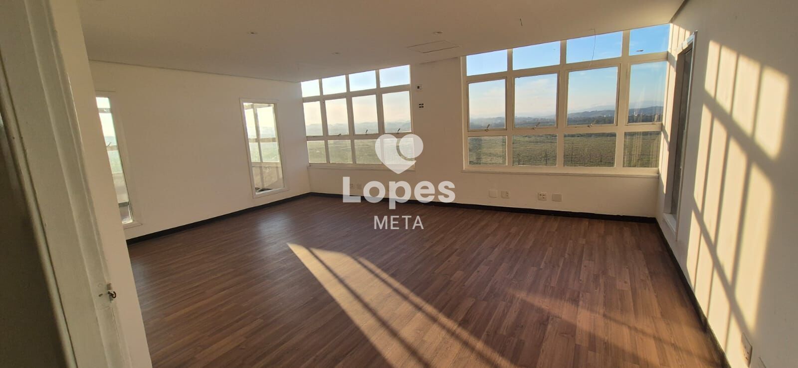 Prédio Inteiro para alugar, 1400m² - Foto 3