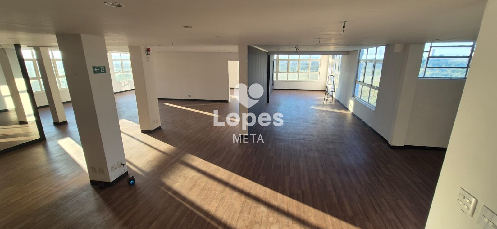 Prédio Inteiro para alugar, 1400m² - Foto 25