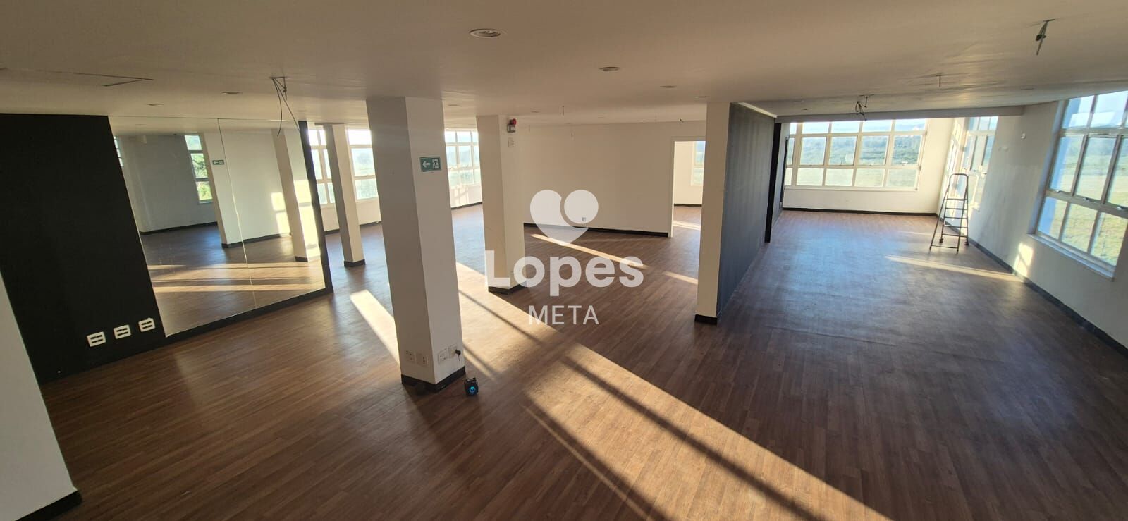 Prédio Inteiro para alugar, 1400m² - Foto 11