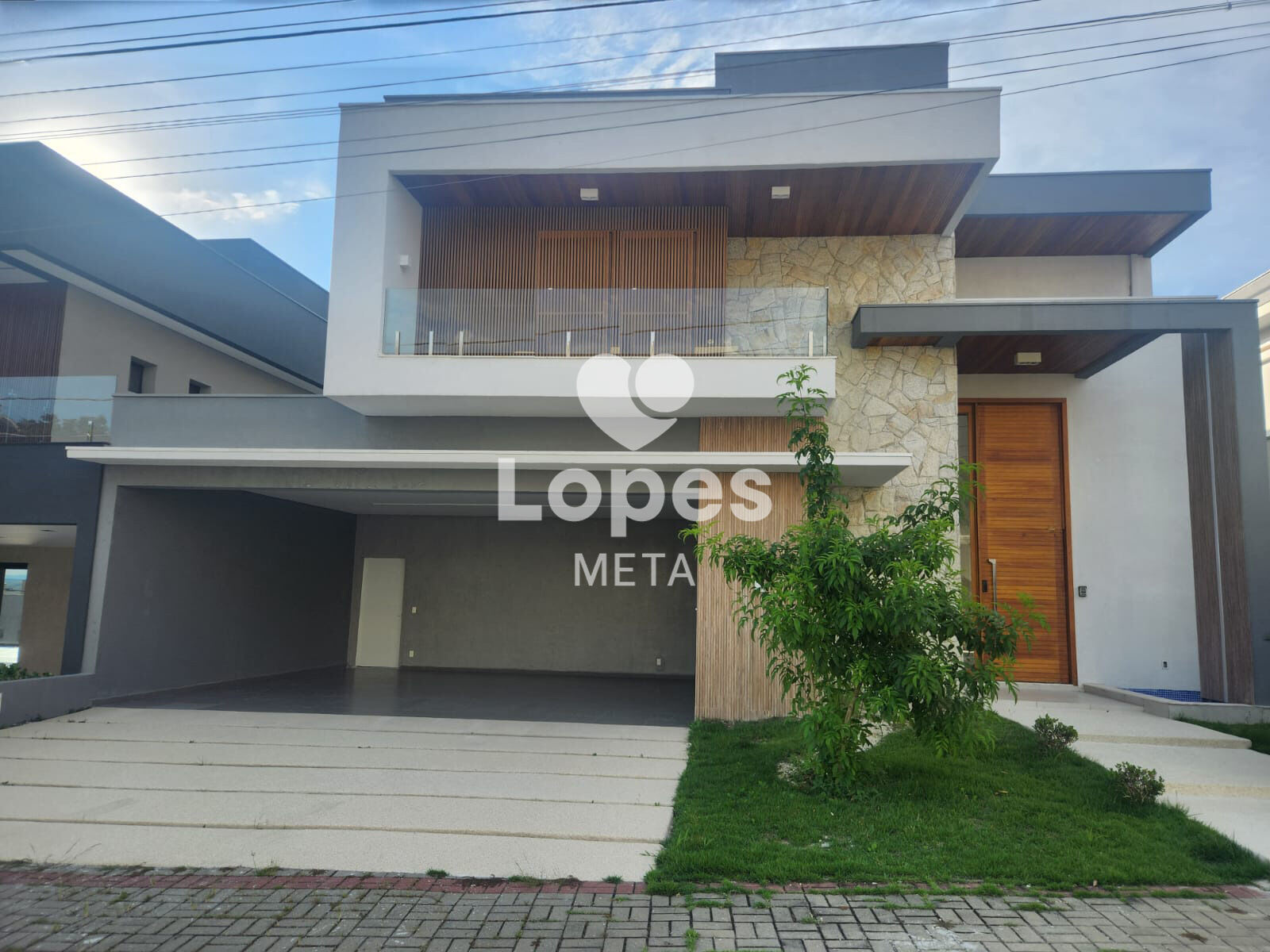 Casa à venda com 4 quartos, 450m² - Foto 2