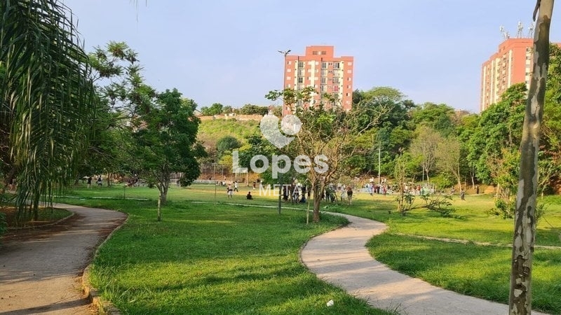 Casa à venda com 3 quartos, 100m² - Foto 36