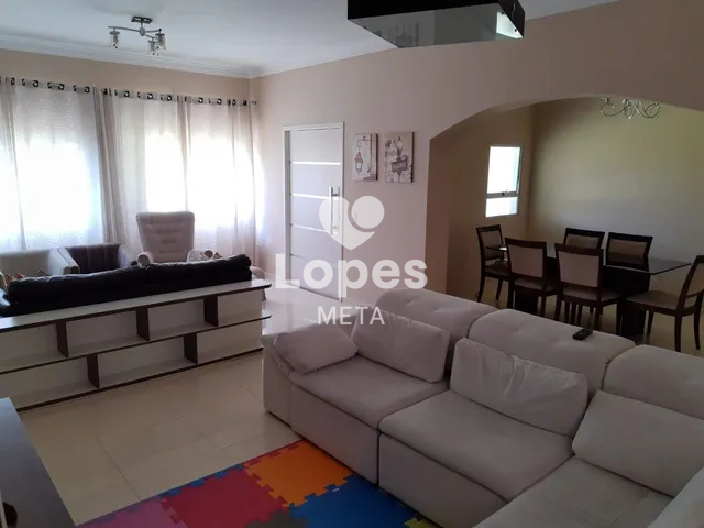 Casa de Condomínio à venda com 3 quartos, 230m² - Foto 2
