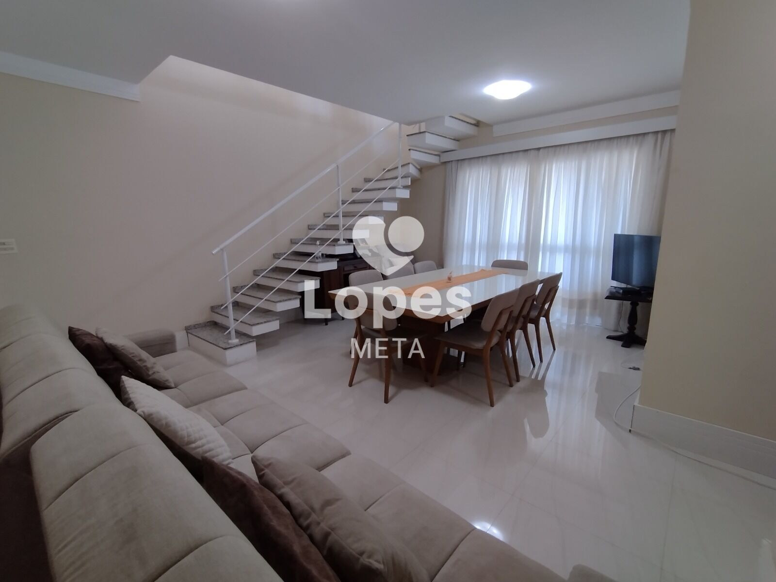 Cobertura à venda com 4 quartos, 243m² - Foto 1