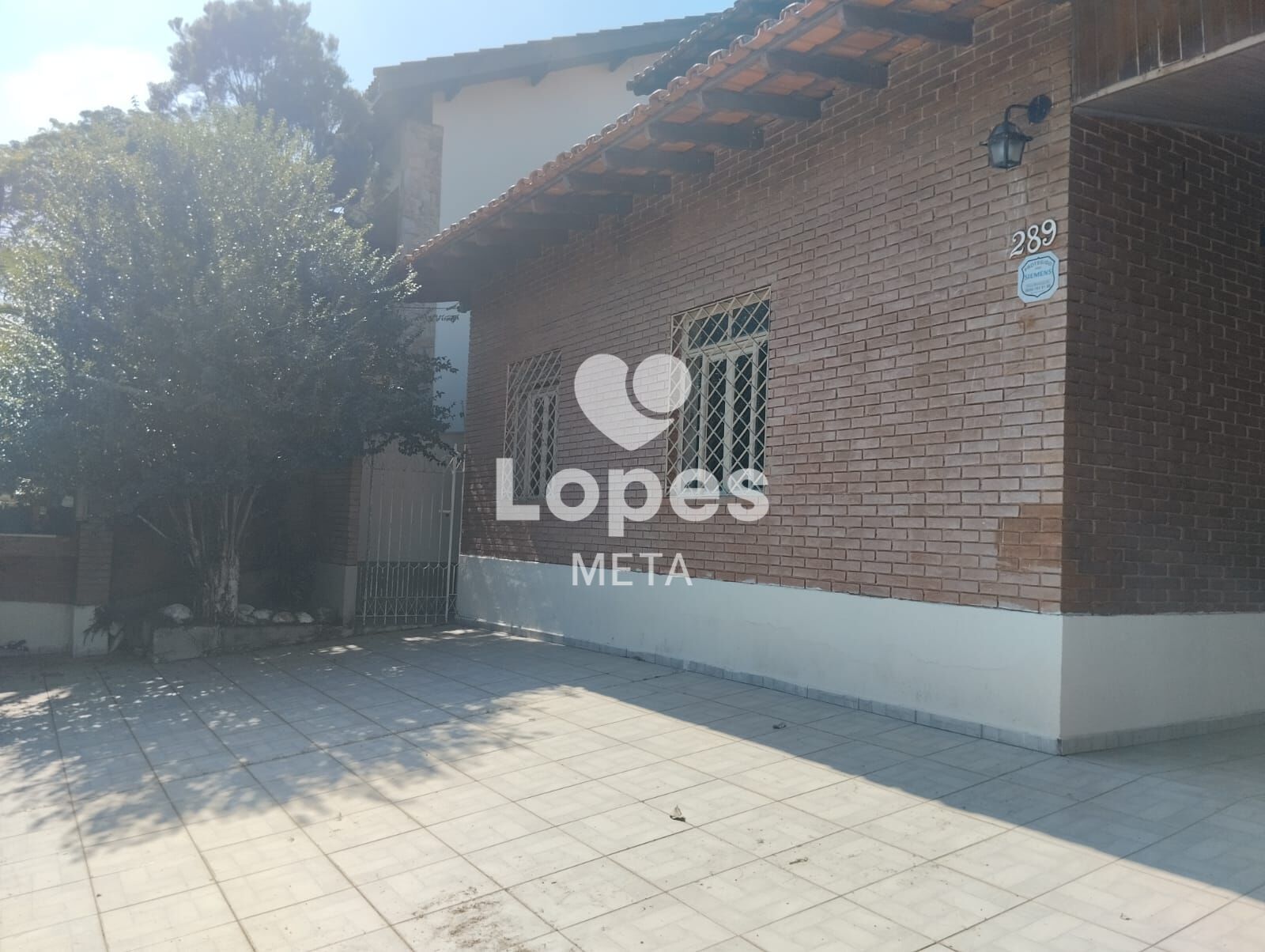 Casa à venda com 5 quartos, 318m² - Foto 2