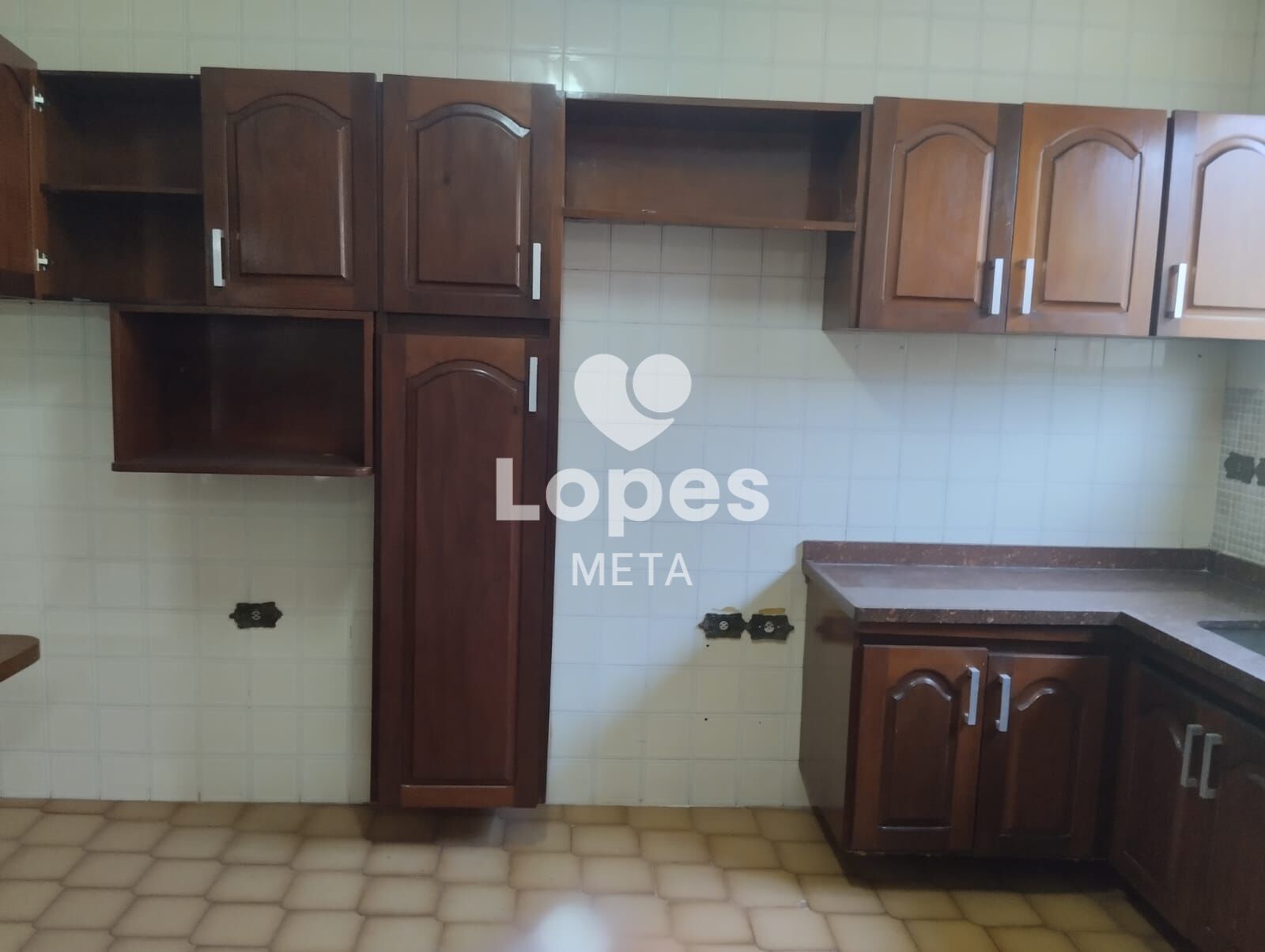 Casa à venda com 5 quartos, 318m² - Foto 6