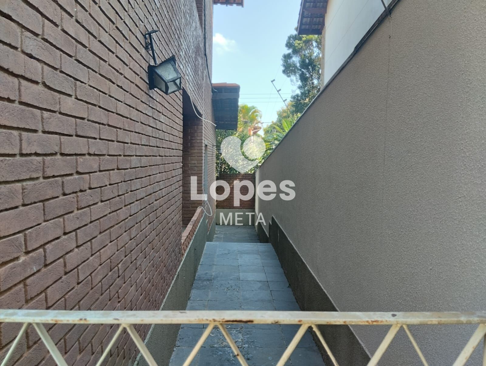 Casa à venda com 5 quartos, 318m² - Foto 32