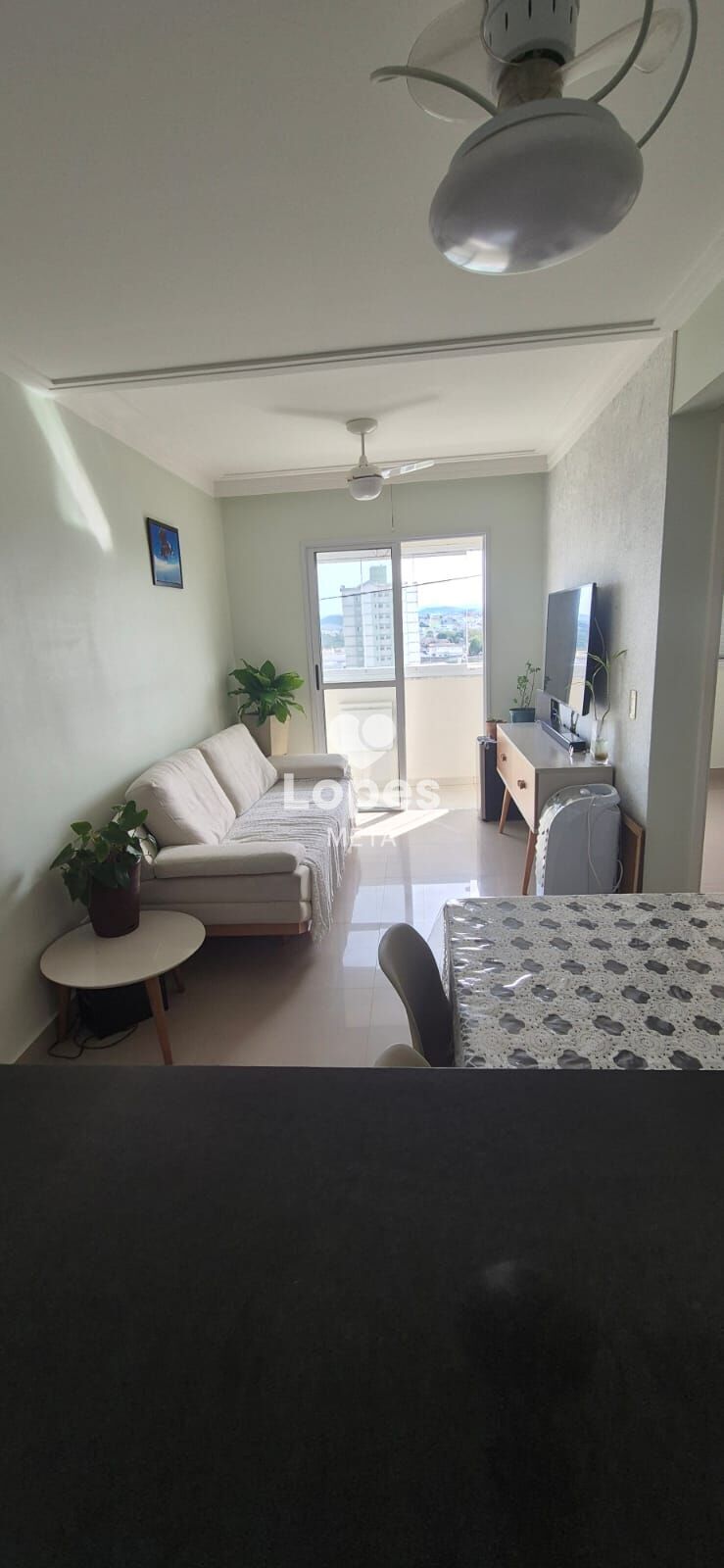 Apartamento à venda com 2 quartos, 60m² - Foto 2