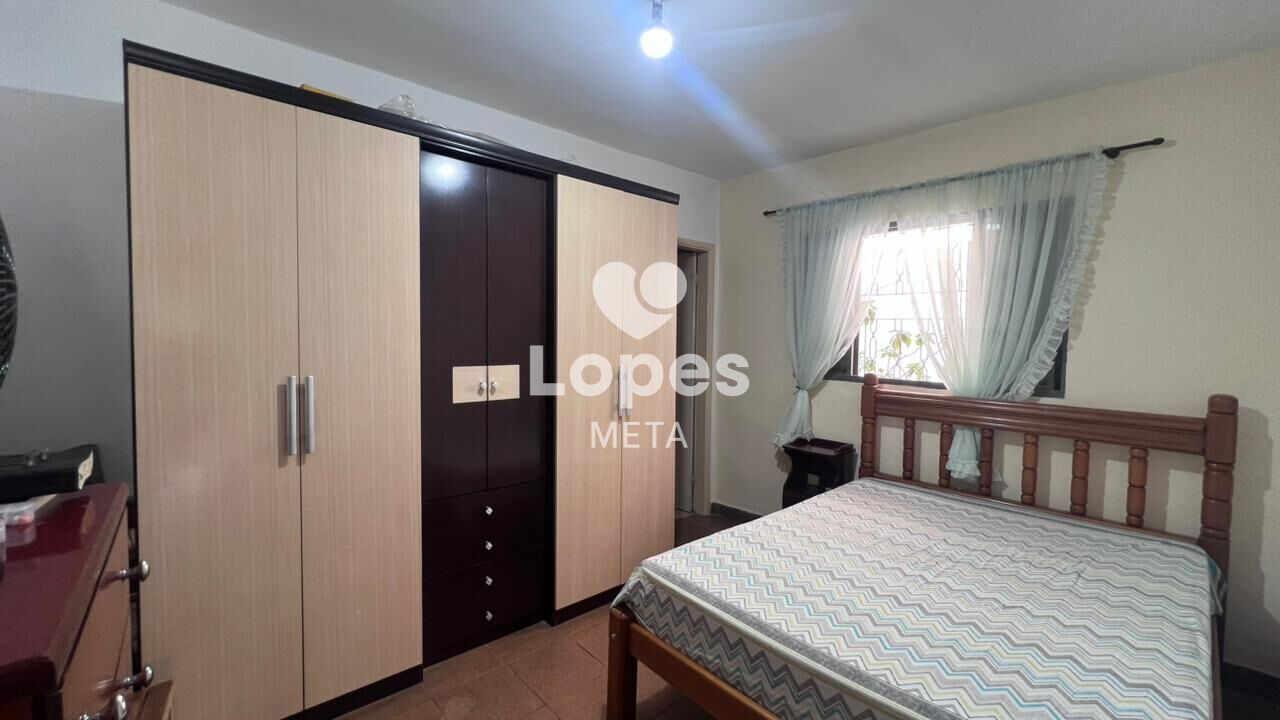 Casa à venda com 3 quartos, 250m² - Foto 8