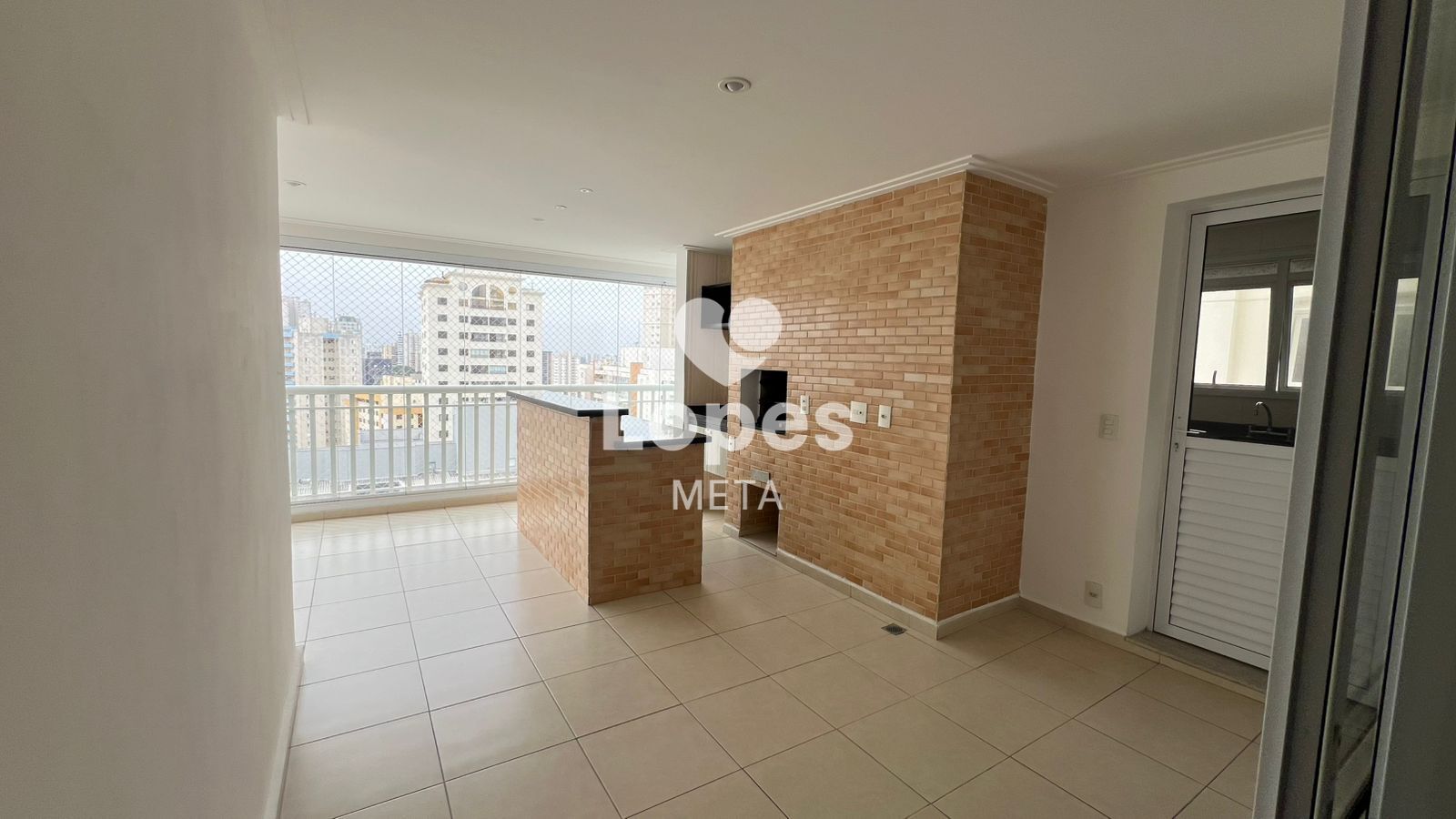 Apartamento à venda com 3 quartos, 125m² - Foto 1