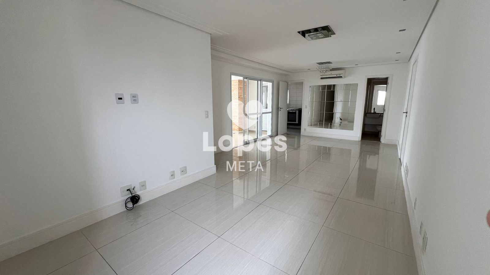 Apartamento à venda com 3 quartos, 125m² - Foto 4