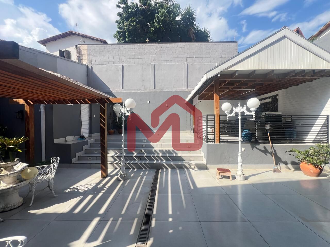 Casa, 4 quartos, 260 m² - Foto 1