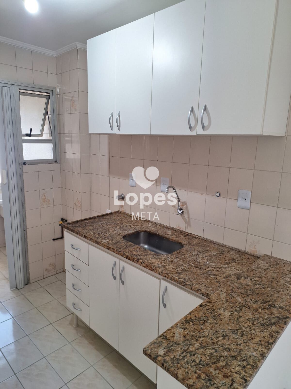 Apartamento para alugar com 3 quartos, 70m² - Foto 4