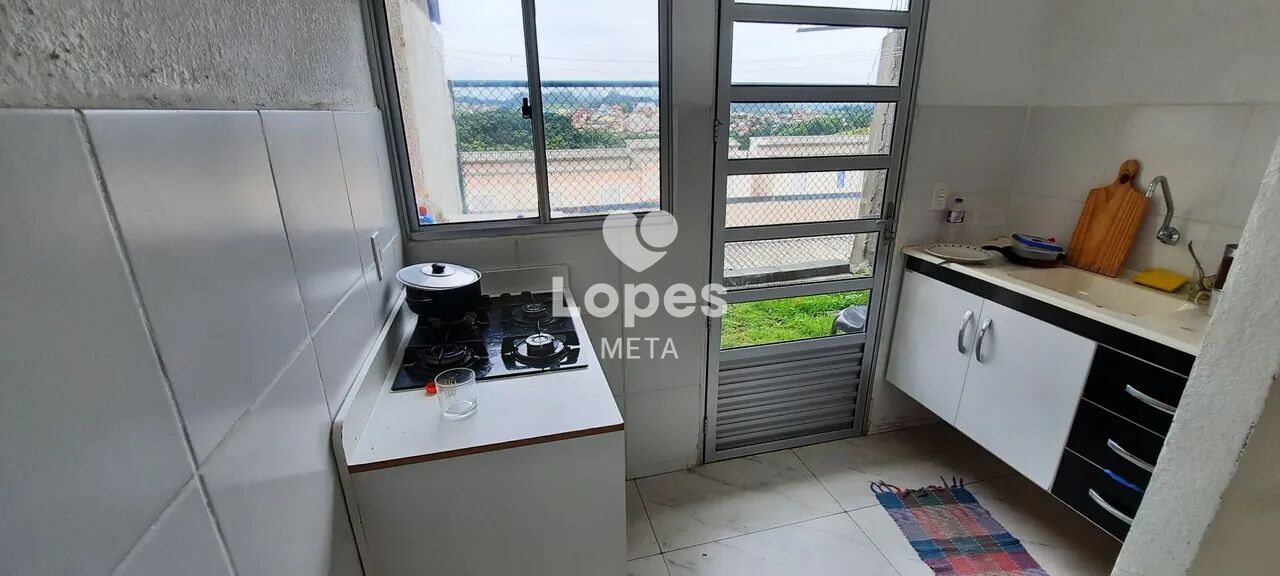 Casa à venda com 2 quartos, 130m² - Foto 2